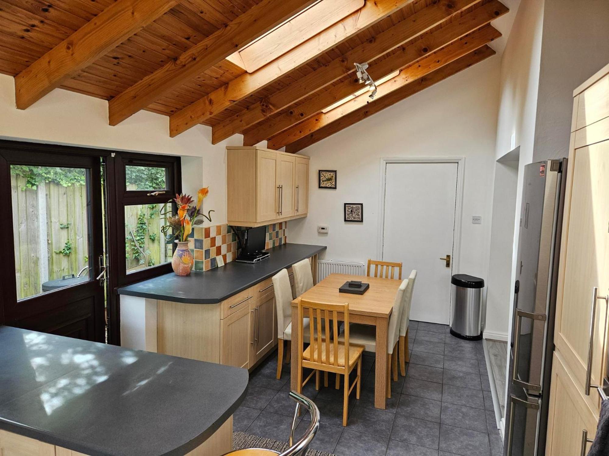 Redcot Gardens Stamford 4 Bed Contractor Familt Home With Parking Εξωτερικό φωτογραφία